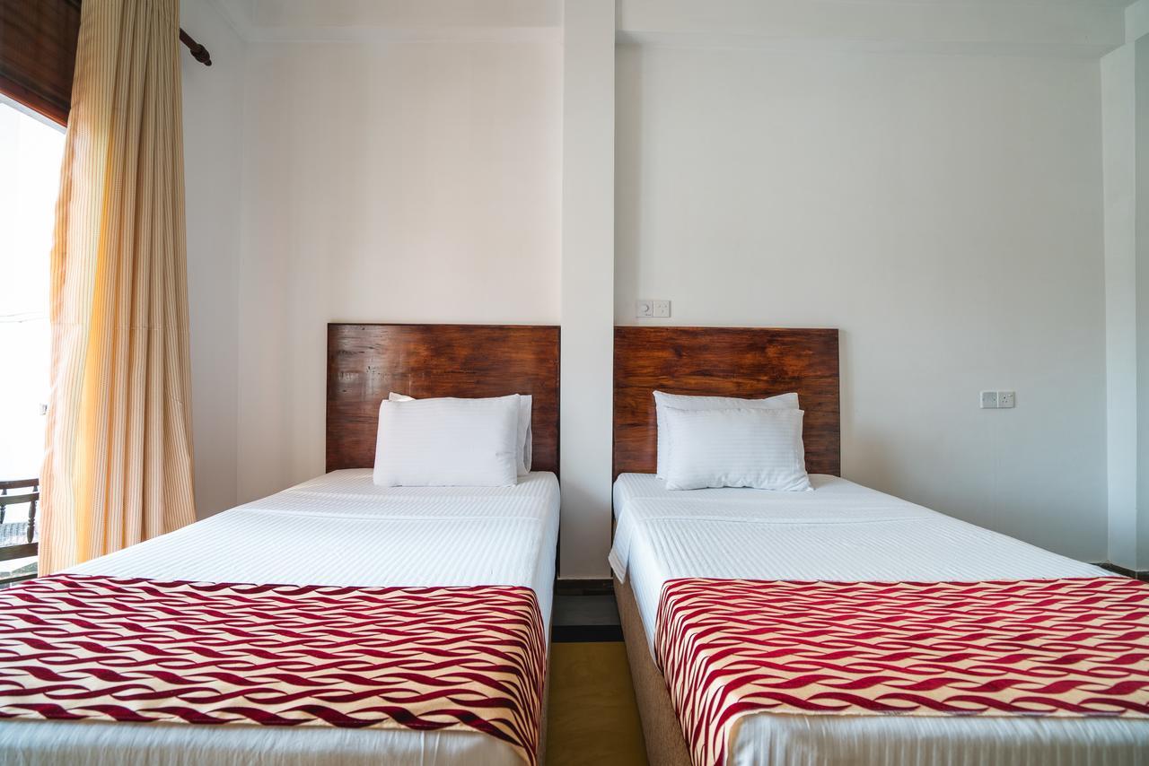 Ocean Bay Surf Resort 웰리가마 외부 사진