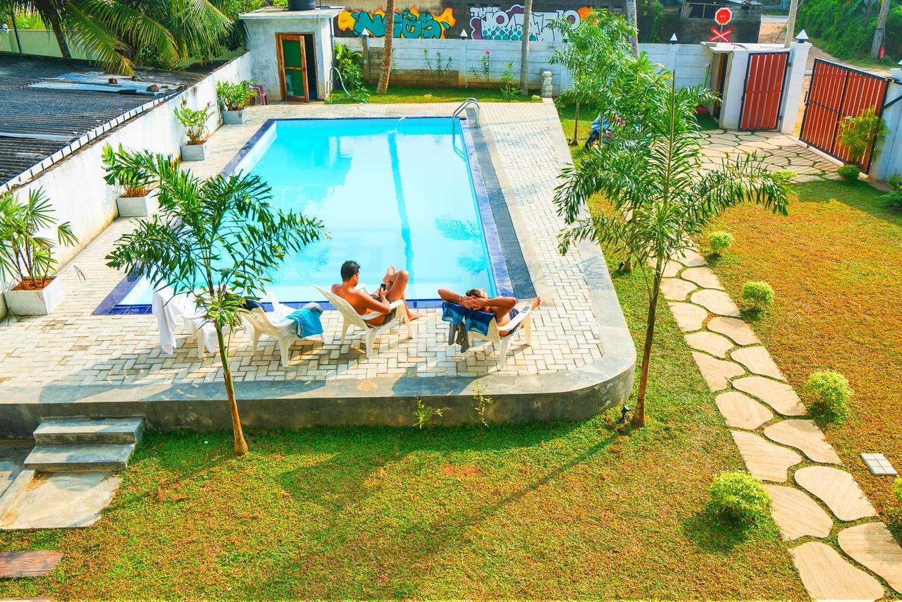 Ocean Bay Surf Resort 웰리가마 외부 사진