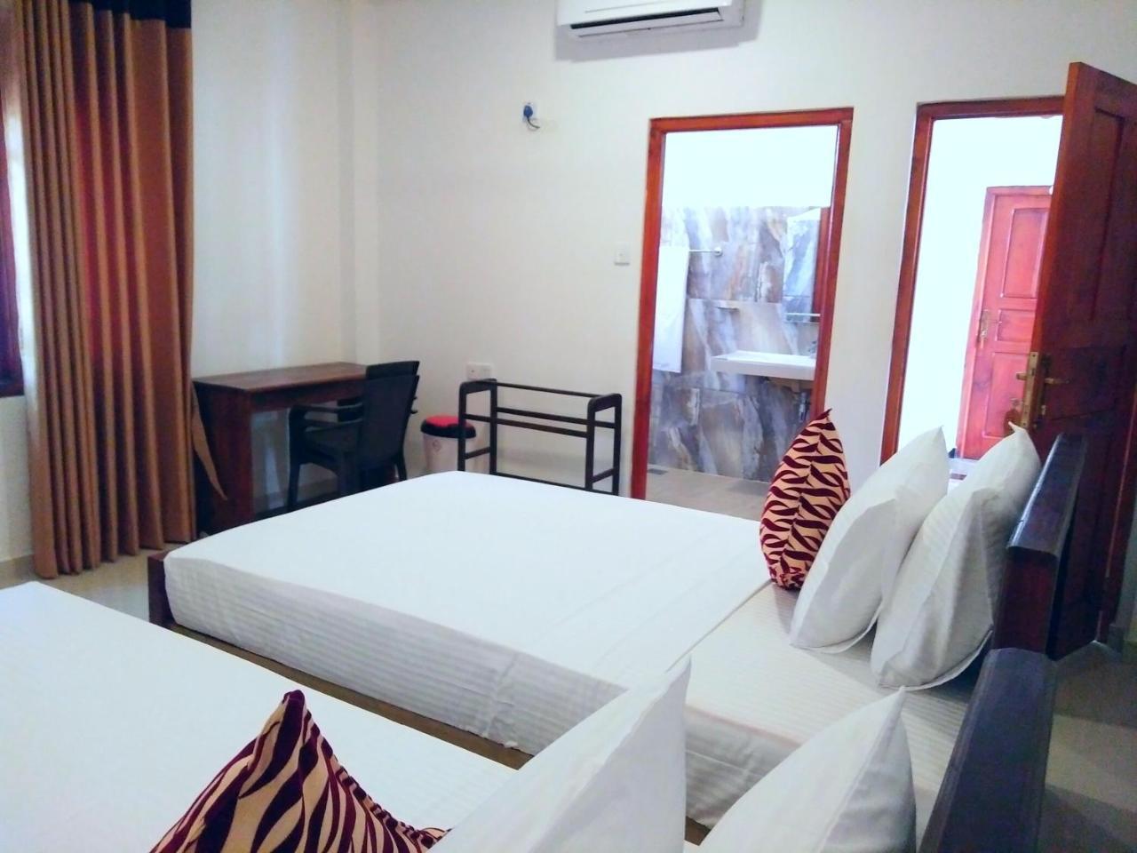 Ocean Bay Surf Resort 웰리가마 외부 사진