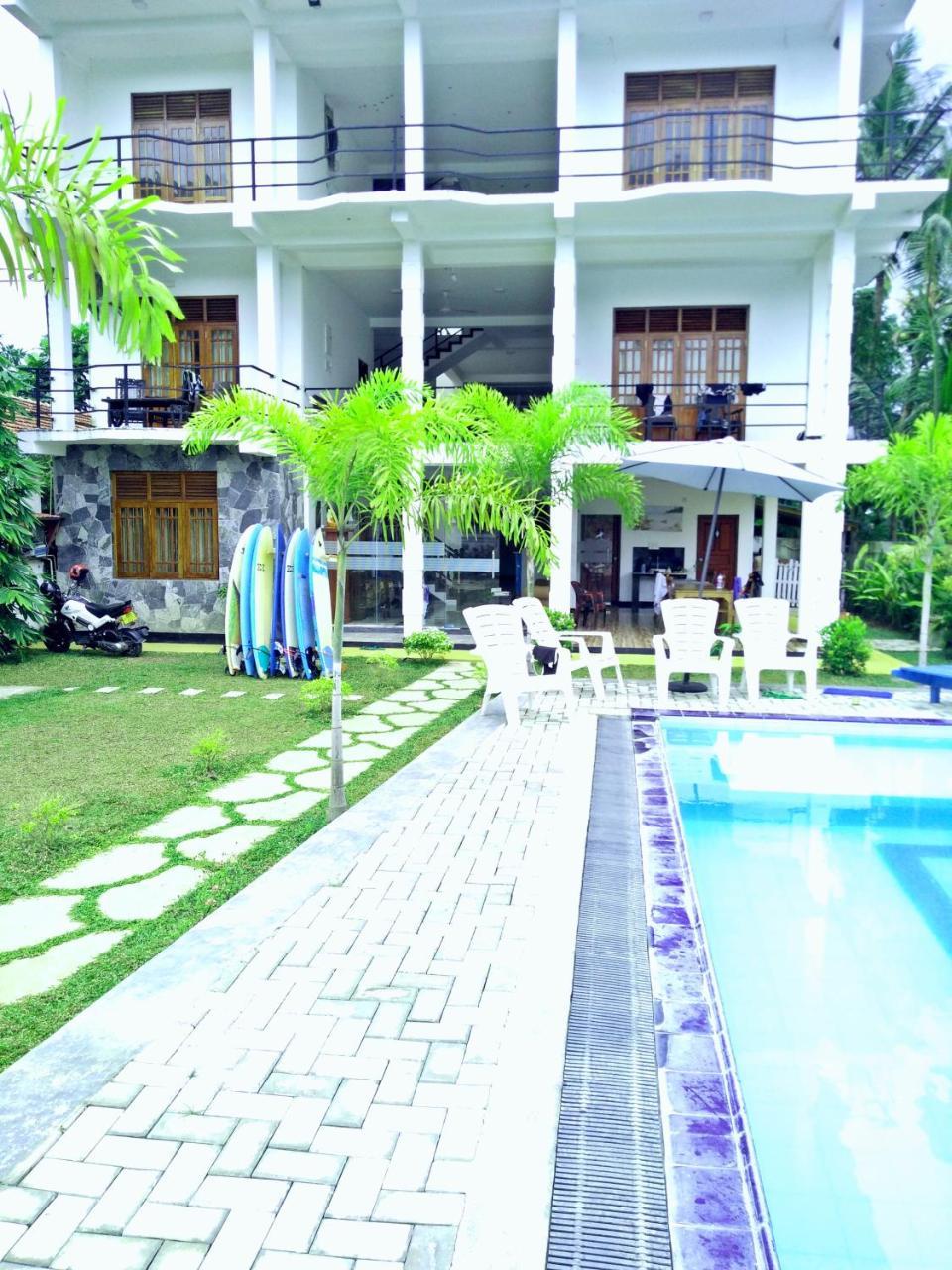 Ocean Bay Surf Resort 웰리가마 외부 사진