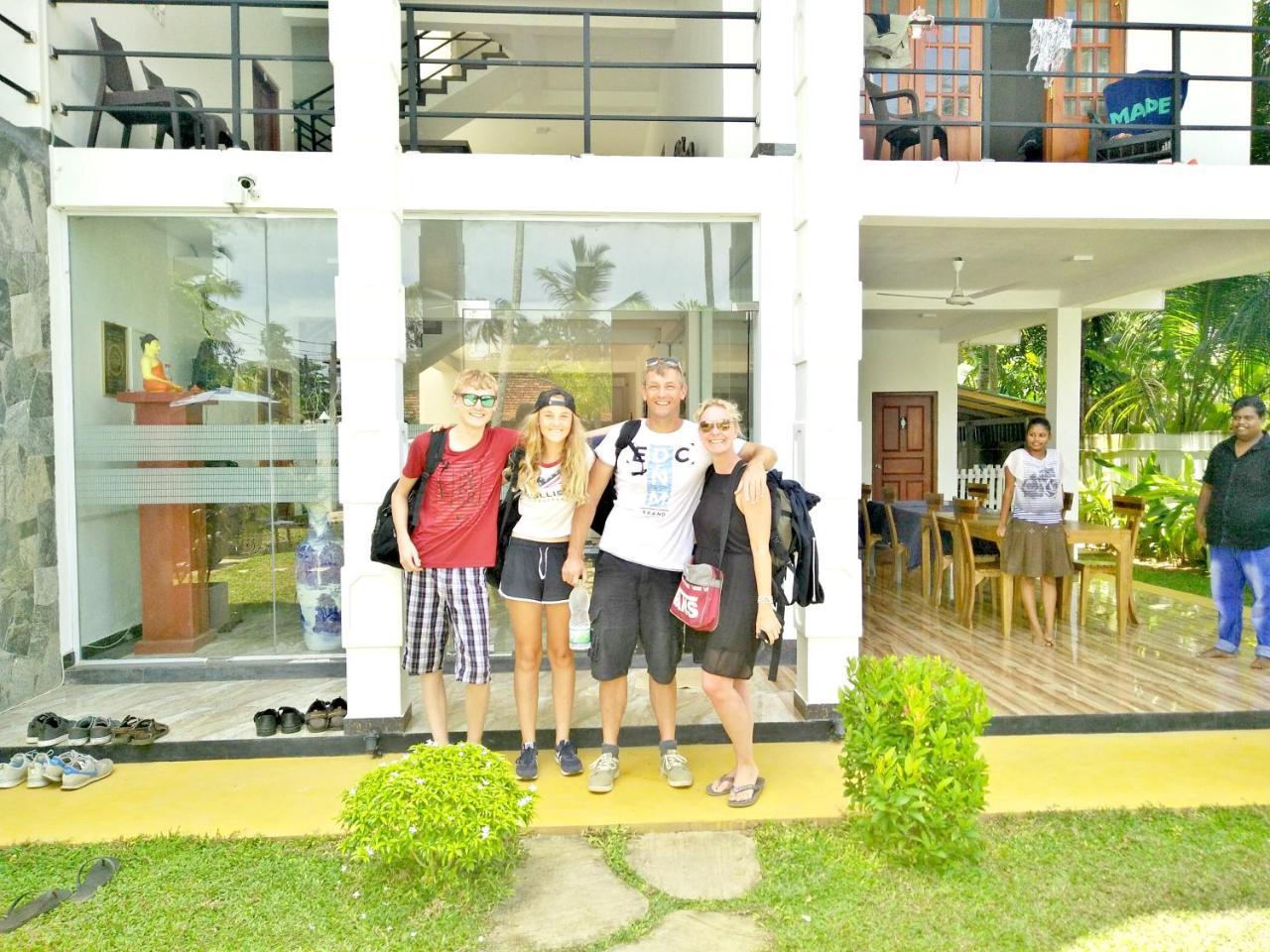 Ocean Bay Surf Resort 웰리가마 외부 사진