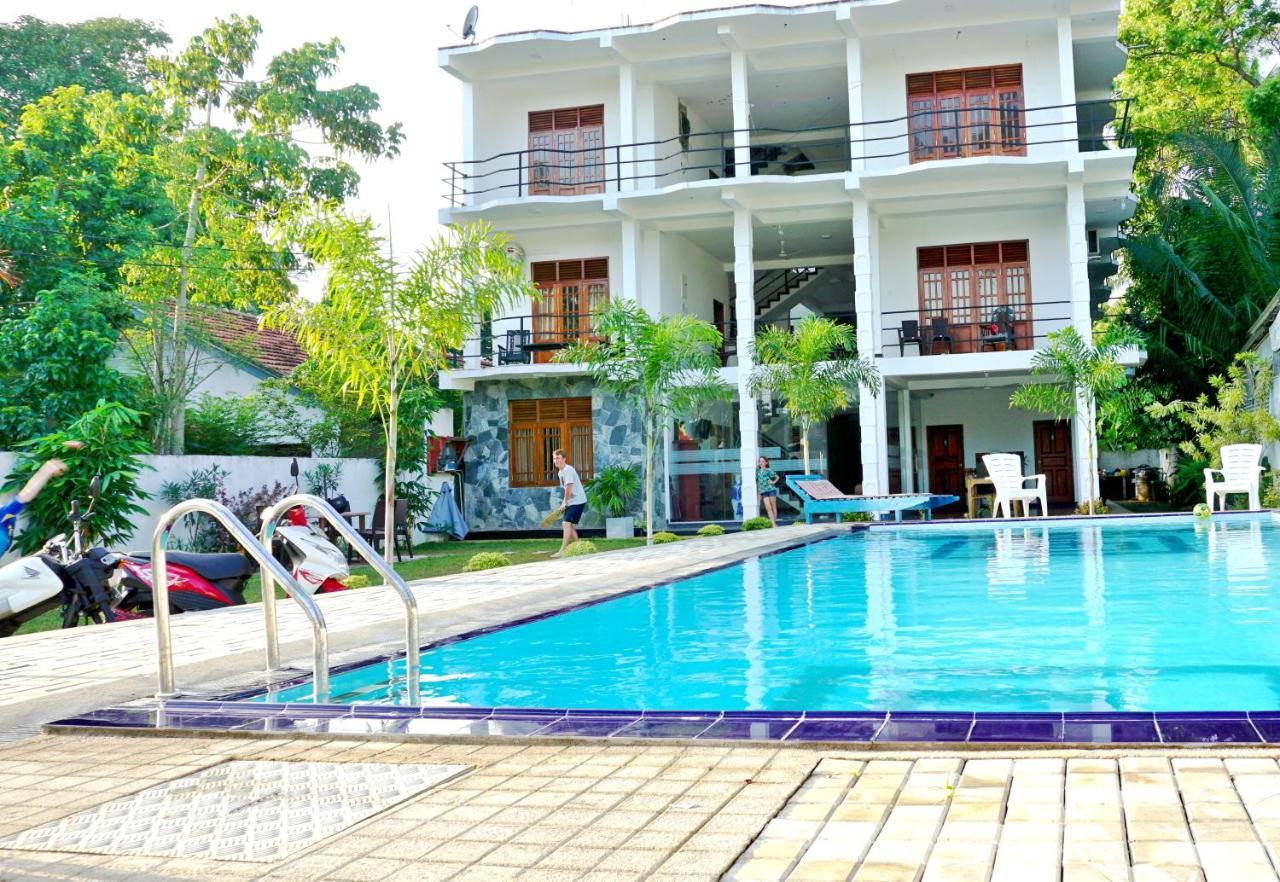 Ocean Bay Surf Resort 웰리가마 외부 사진