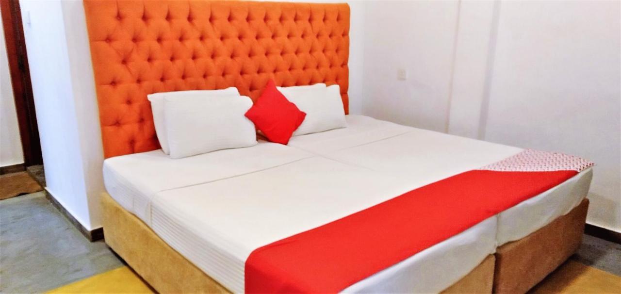 Ocean Bay Surf Resort 웰리가마 외부 사진
