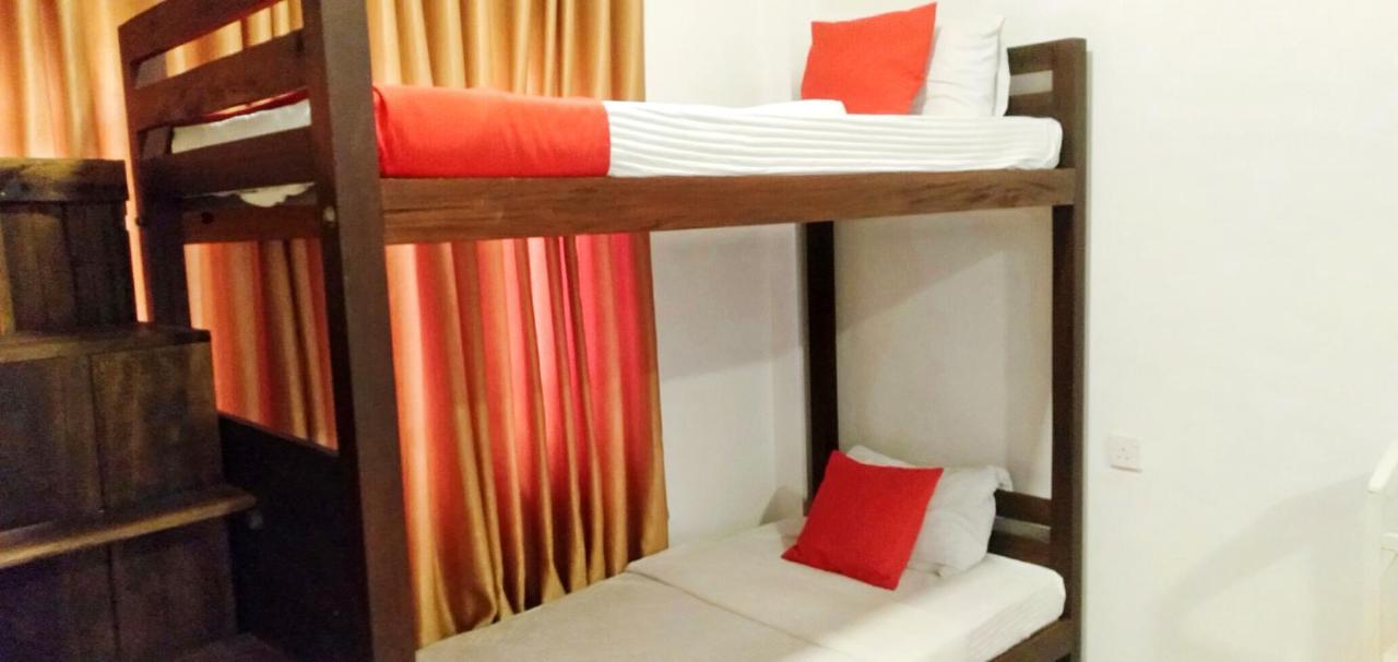 Ocean Bay Surf Resort 웰리가마 외부 사진